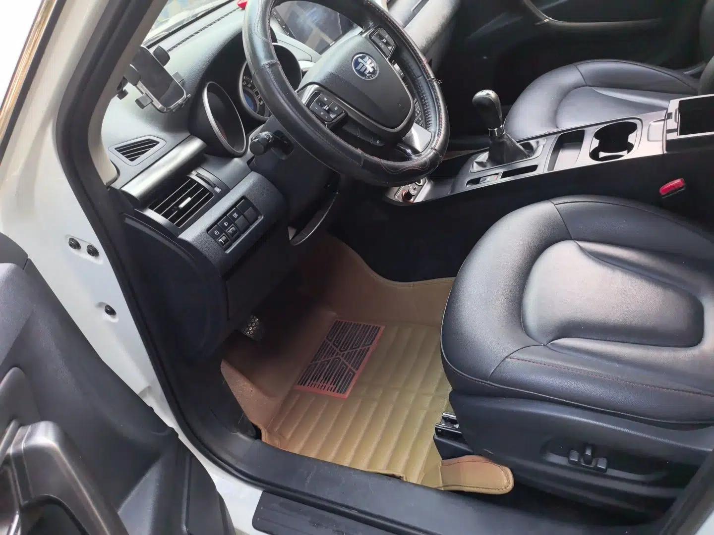 Bestune X80 2016 2.0L Manual Luxury Edition — миниатюра 11