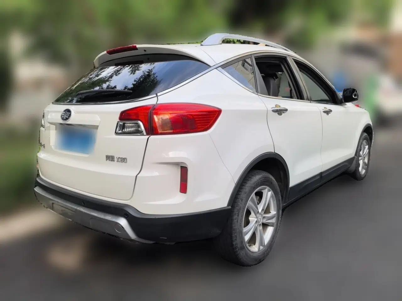 Bestune X80 2016 2.0L Manual Luxury Edition — миниатюра 6