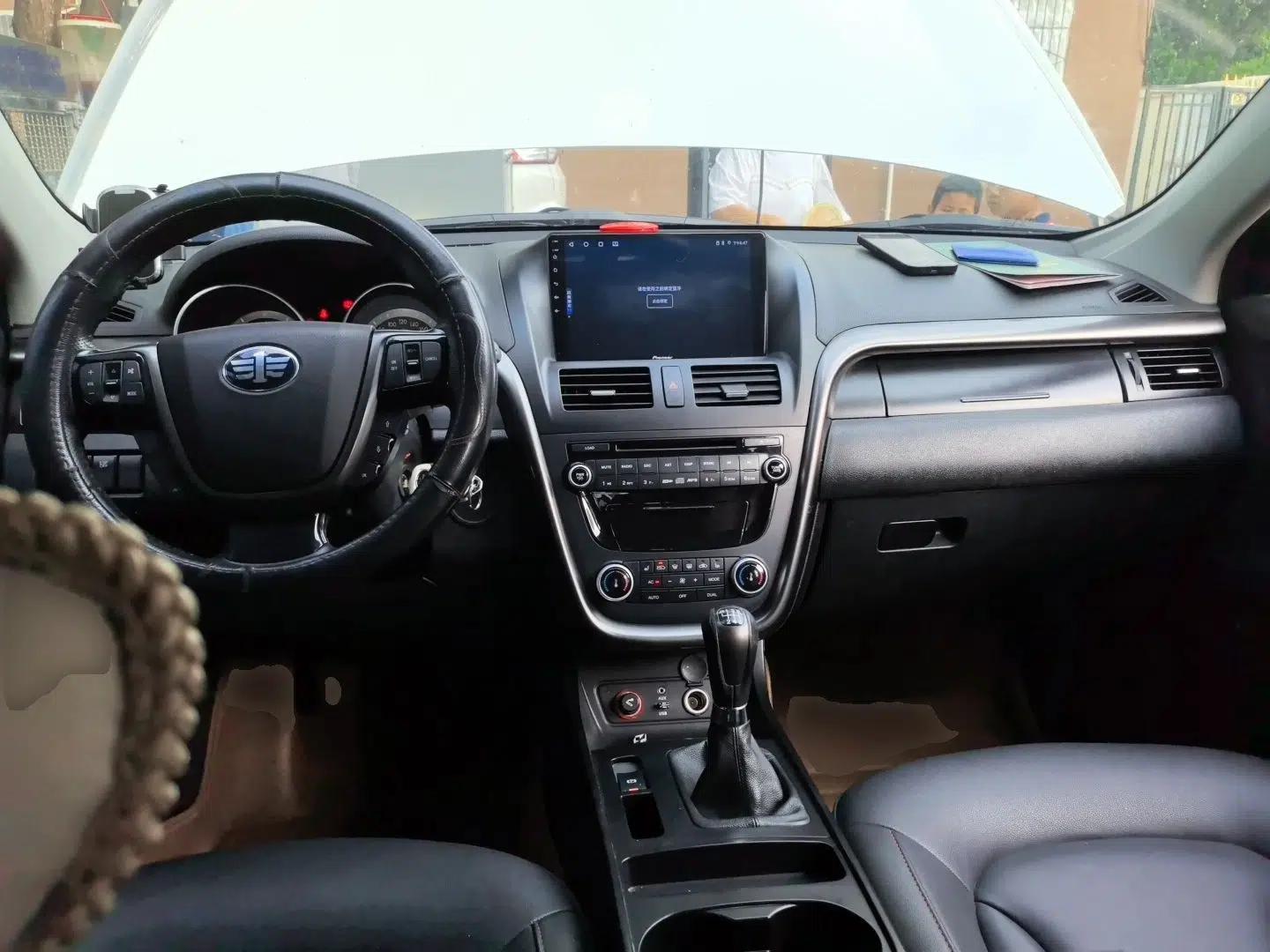 Bestune X80 2016 2.0L Manual Luxury Edition — миниатюра 9