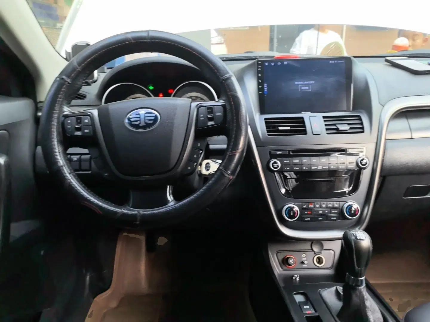 Bestune X80 2016 2.0L Manual Luxury Edition — миниатюра 10