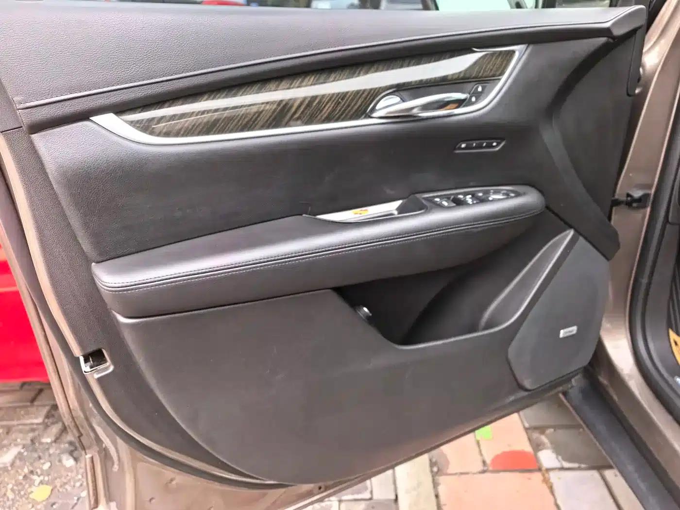 2016 Cadillac XT5 25T Luxury — миниатюра 7