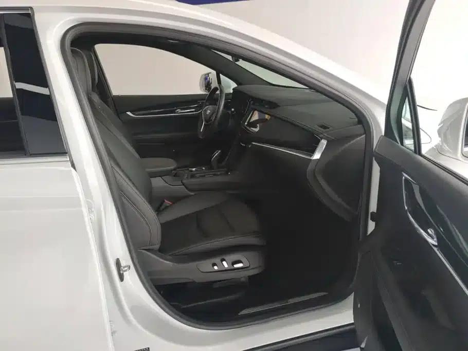 Cadillac XT5 2023 2.0T 2WD Fashion Edition — миниатюра 8