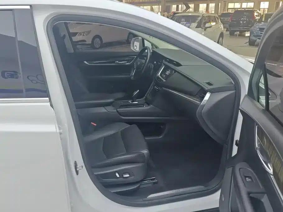 Cadillac XT5 2018 25T Luxury — миниатюра 8