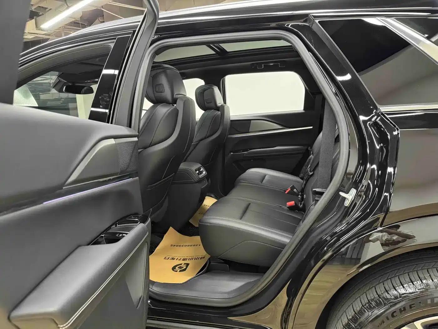 Cadillac XT5 2026 2.0T Metropolitan Edition — миниатюра 15