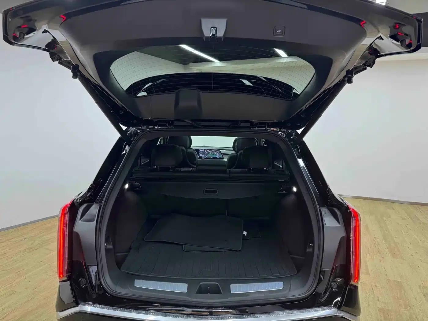 Cadillac XT5 2026 2.0T Metropolitan Edition — миниатюра 31