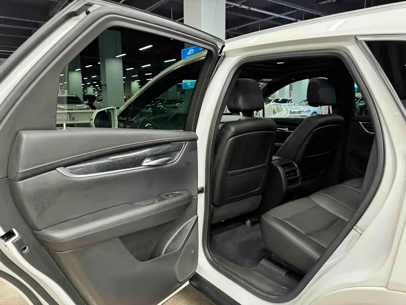 Cadillac XT5 2022 2.0T 2WD Luxury — миниатюра 13