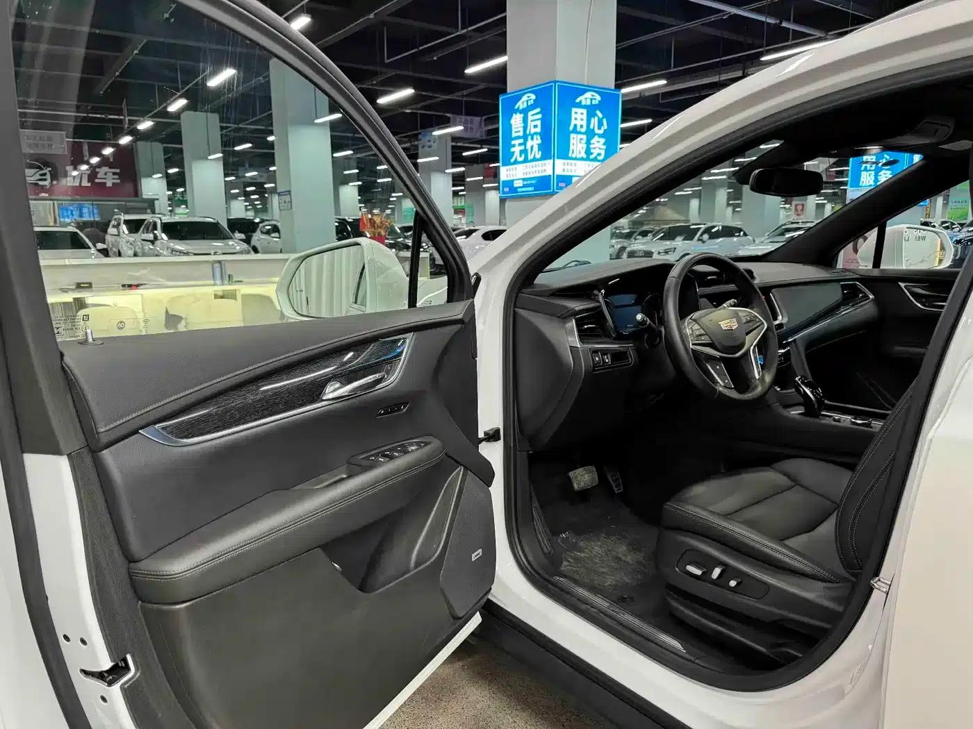 Cadillac XT5 2022 2.0T 2WD Luxury — миниатюра 4