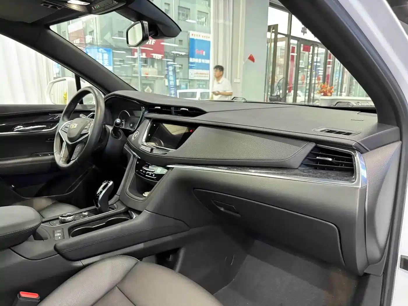 Cadillac XT5 2022 2.0T 2WD Luxury — миниатюра 7