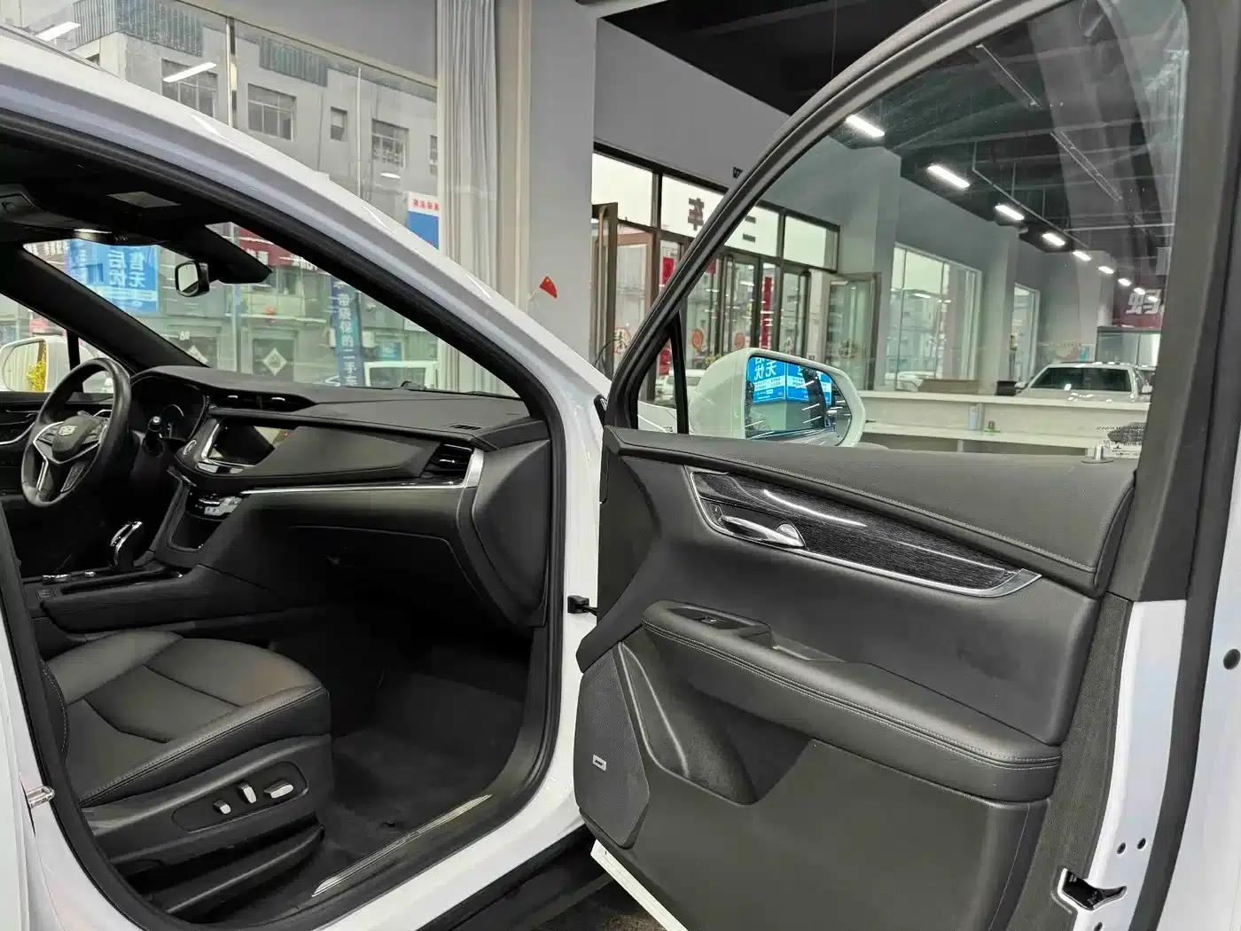 Cadillac XT5 2022 2.0T 2WD Luxury — миниатюра 9
