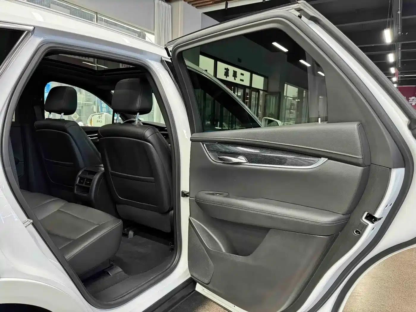 Cadillac XT5 2022 2.0T 2WD Luxury — миниатюра 10
