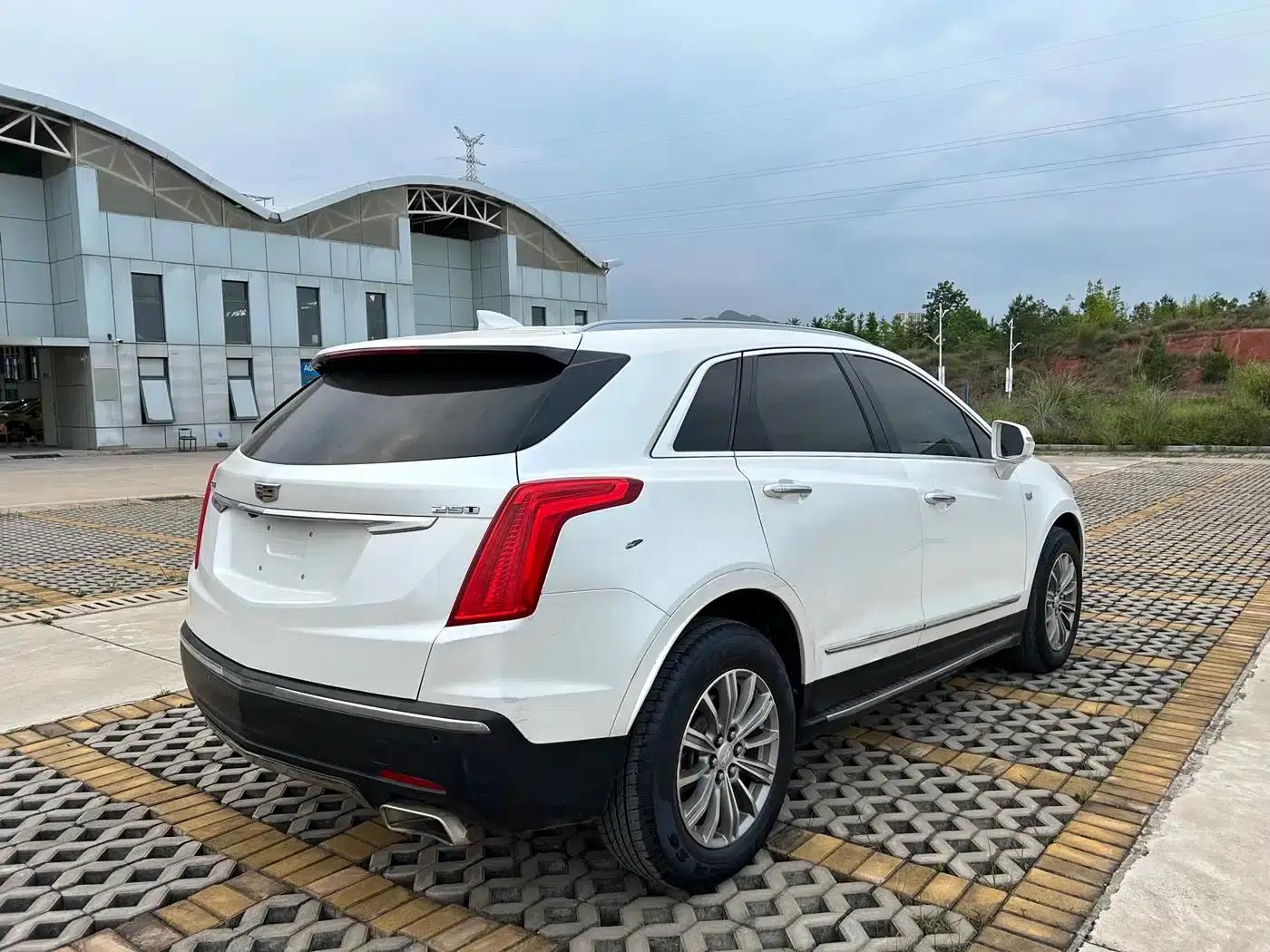 2016 Cadillac XT5 25T Luxury — миниатюра 5