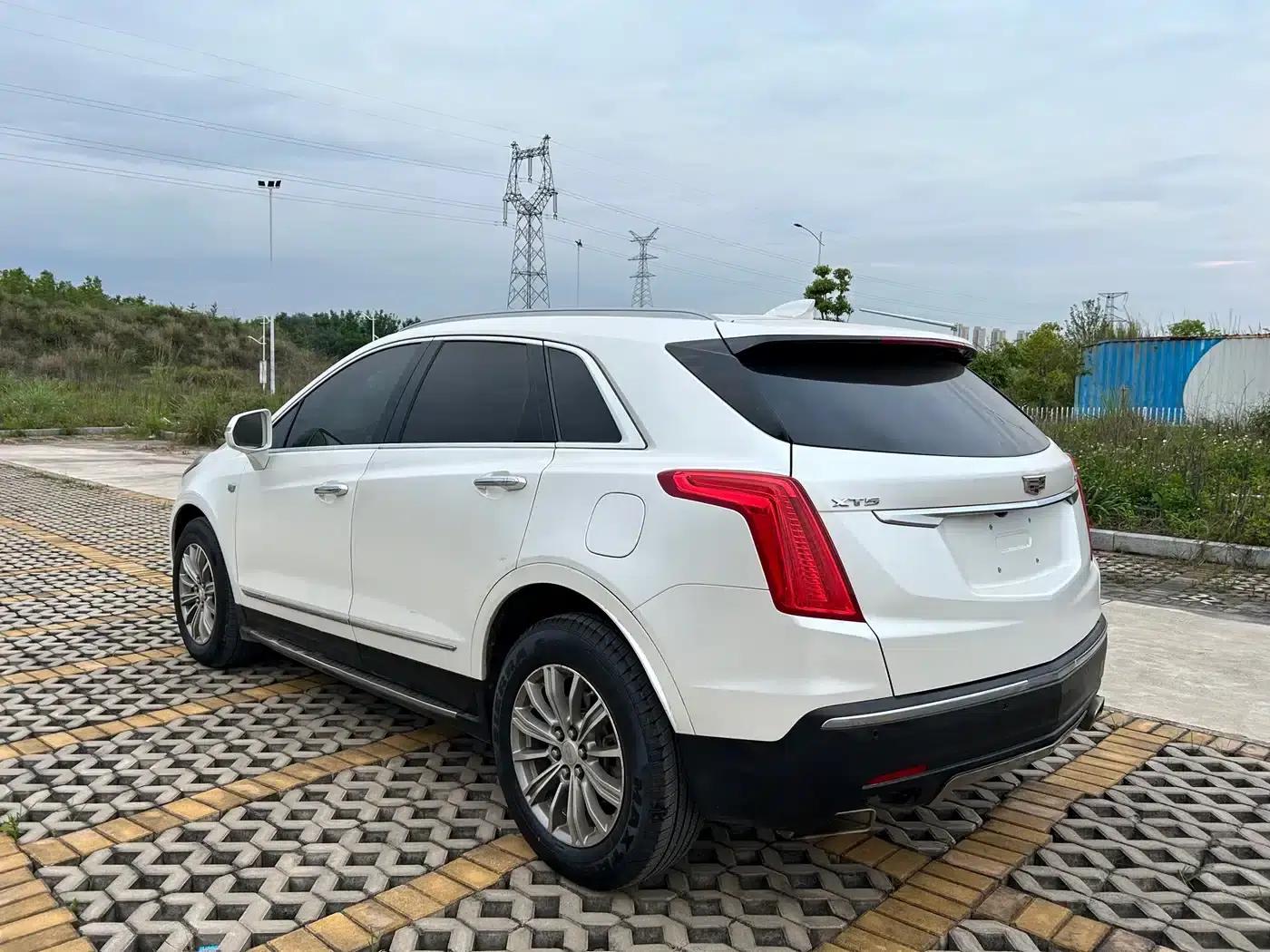 2016 Cadillac XT5 25T Luxury — миниатюра 6