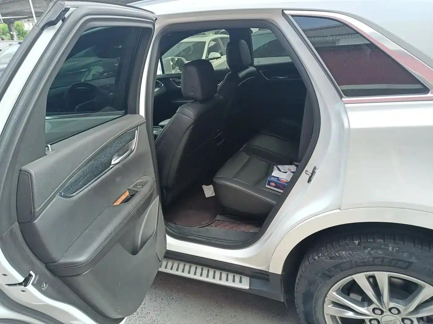 Cadillac XT5 2022 2.0T 2WD Luxury — миниатюра 4