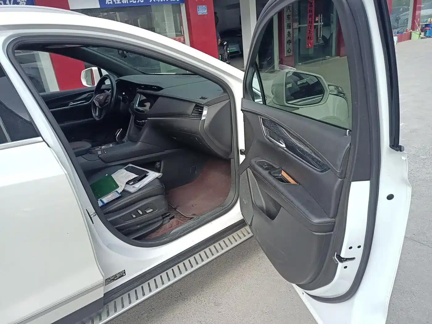 Cadillac XT5 2022 2.0T 2WD Luxury — миниатюра 5