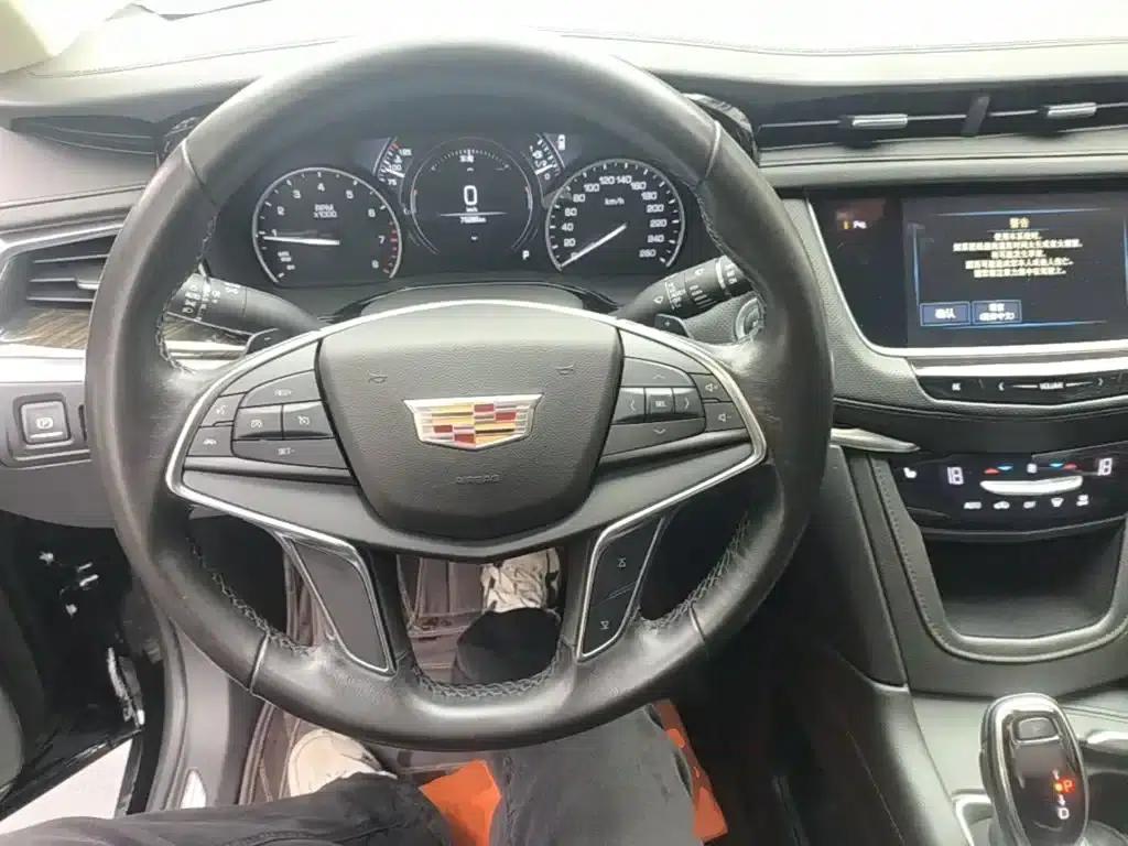 Cadillac XT5 2018 28T AWD Luxury — миниатюра 11