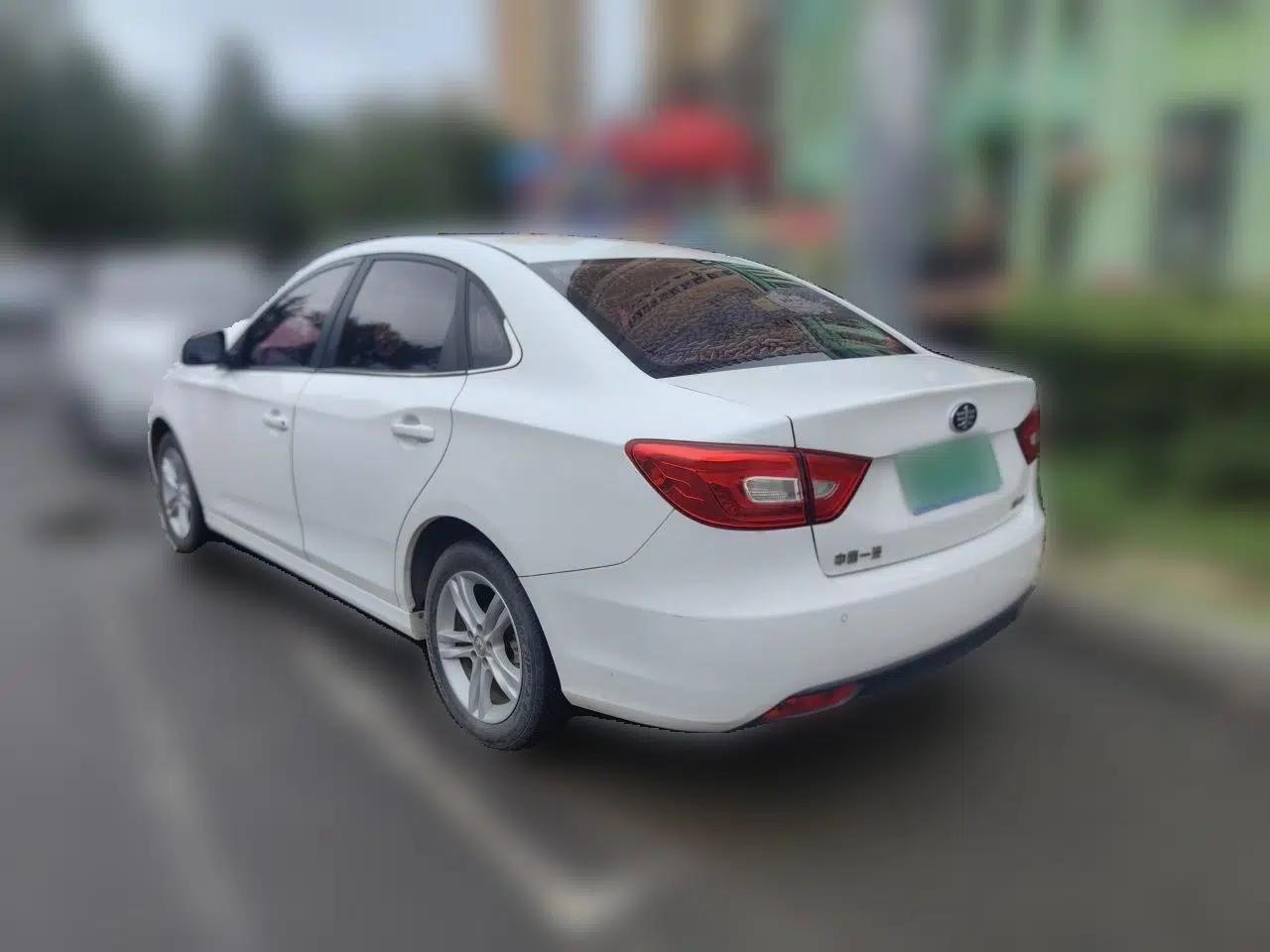 Bestune B30 2016 1.6L manual luxury version — миниатюра 4