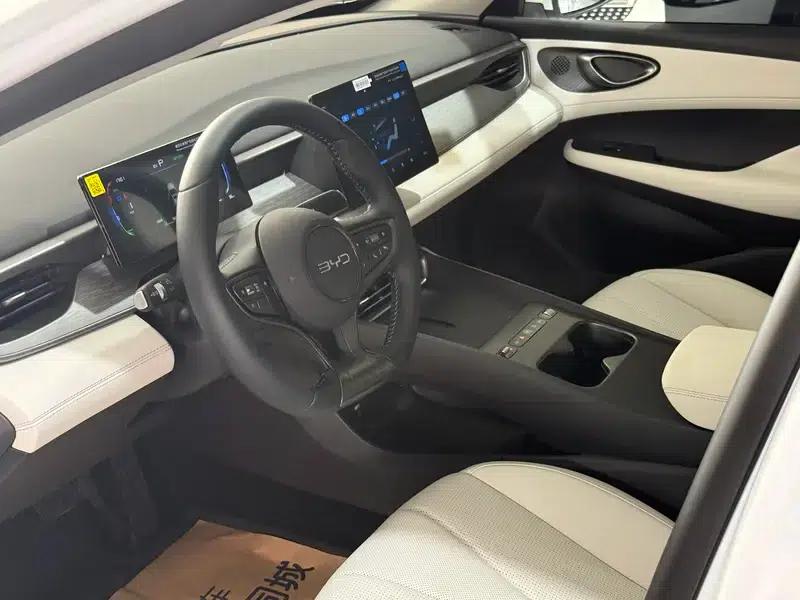 Seal 05DM 2026 DM-i 210KM Premium Edition — миниатюра 9