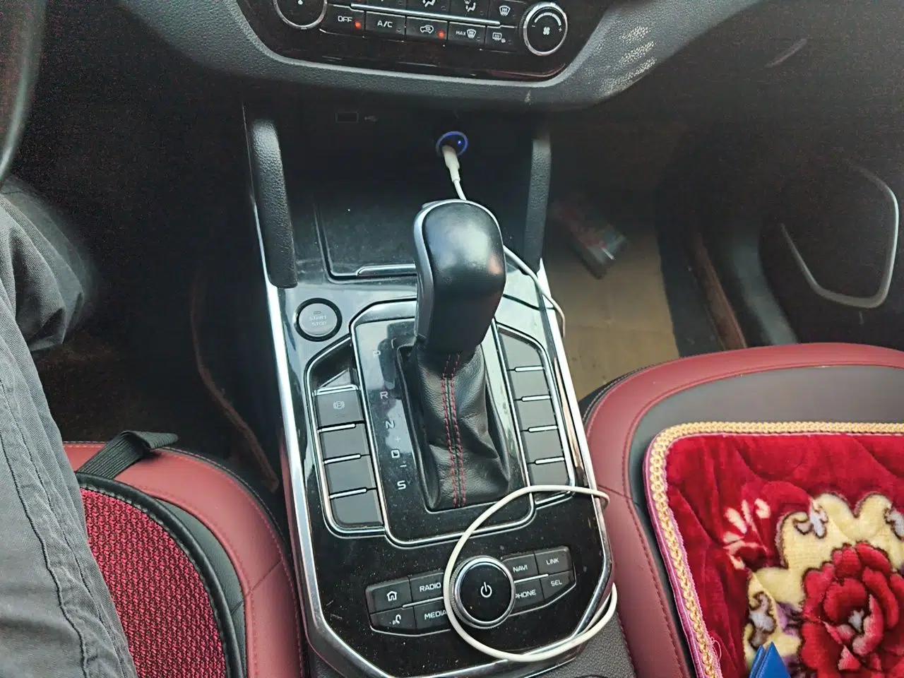 Bestune T33 2019 1.6L Automatic Luxury Edition China VI — миниатюра 14