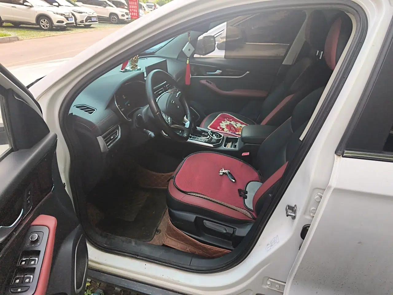 Bestune T33 2019 1.6L Automatic Luxury Edition China VI — миниатюра 16