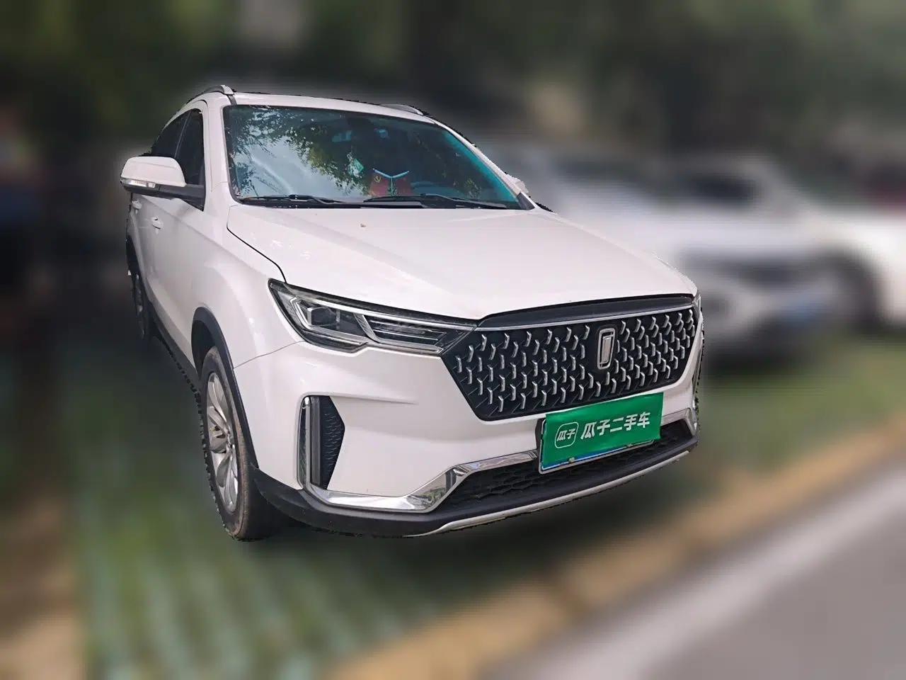 Bestune T33 2019 1.6L Automatic Luxury Edition China VI — миниатюра 3