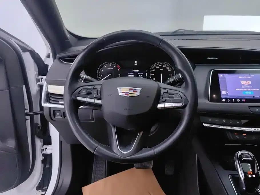 2022 Cadillac XT4 28T Two-Wheel Drive Luxury — миниатюра 15