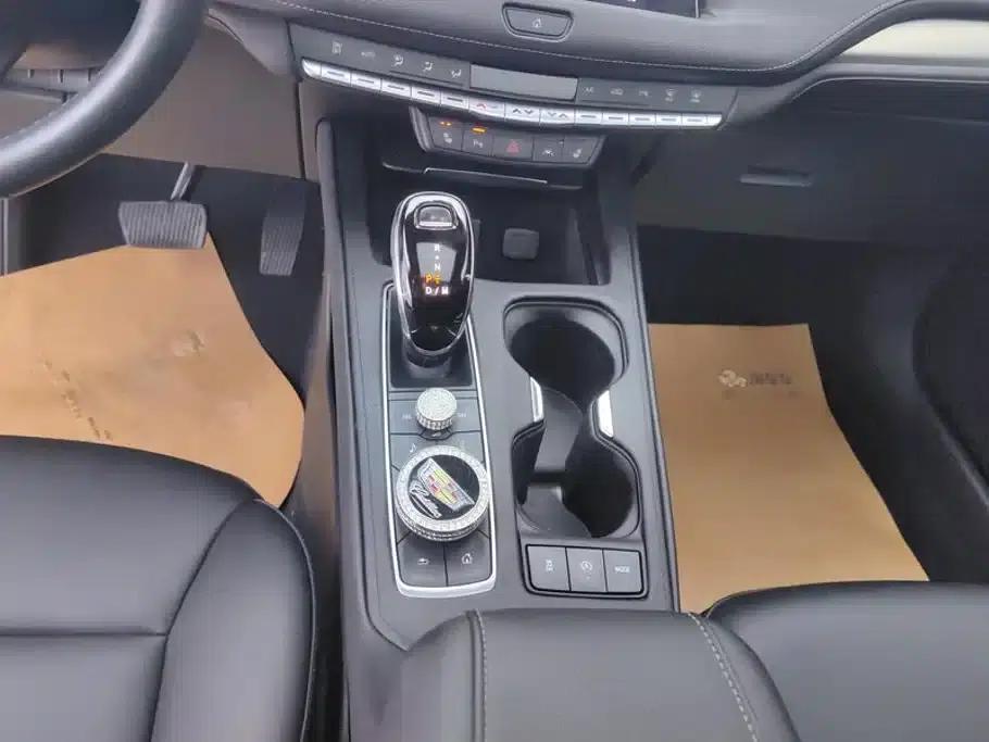 2022 Cadillac XT4 28T Two-Wheel Drive Luxury — миниатюра 16