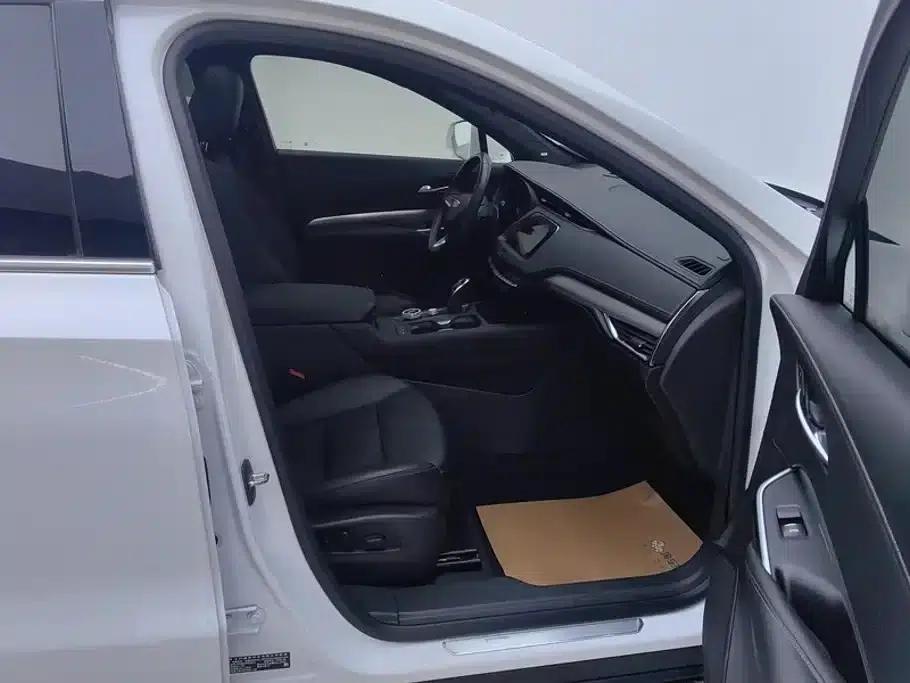 2022 Cadillac XT4 28T Two-Wheel Drive Luxury — миниатюра 8