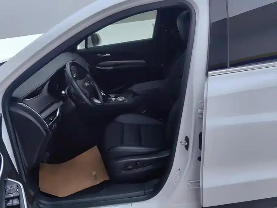 2022 Cadillac XT4 28T Two-Wheel Drive Luxury — миниатюра 9
