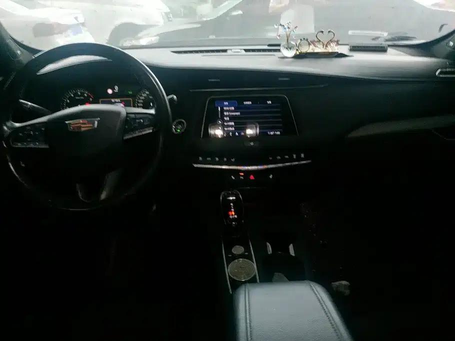 Cadillac XT4 2020 28T Two-Wheel Drive Premium Edition — миниатюра 12