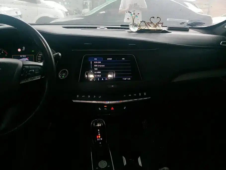 Cadillac XT4 2020 28T Two-Wheel Drive Premium Edition — миниатюра 13