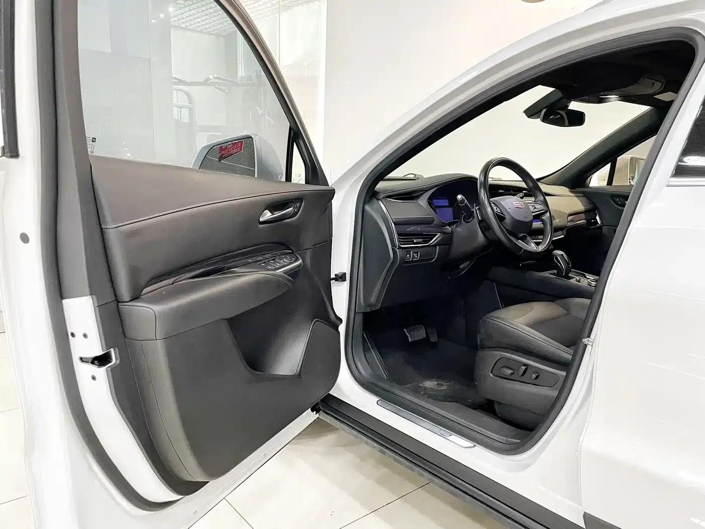 2020 Cadillac XT4 28T Two-Wheel Drive Technical Edition — миниатюра 13
