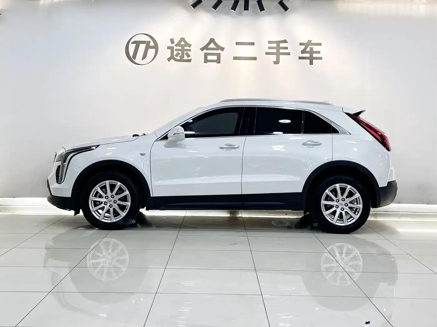 2020 Cadillac XT4 28T Two-Wheel Drive Technical Edition — миниатюра 3