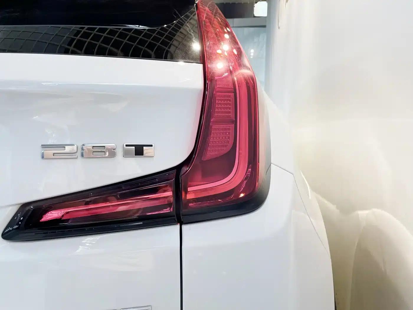 2020 Cadillac XT4 28T Two-Wheel Drive Technical Edition — миниатюра 8