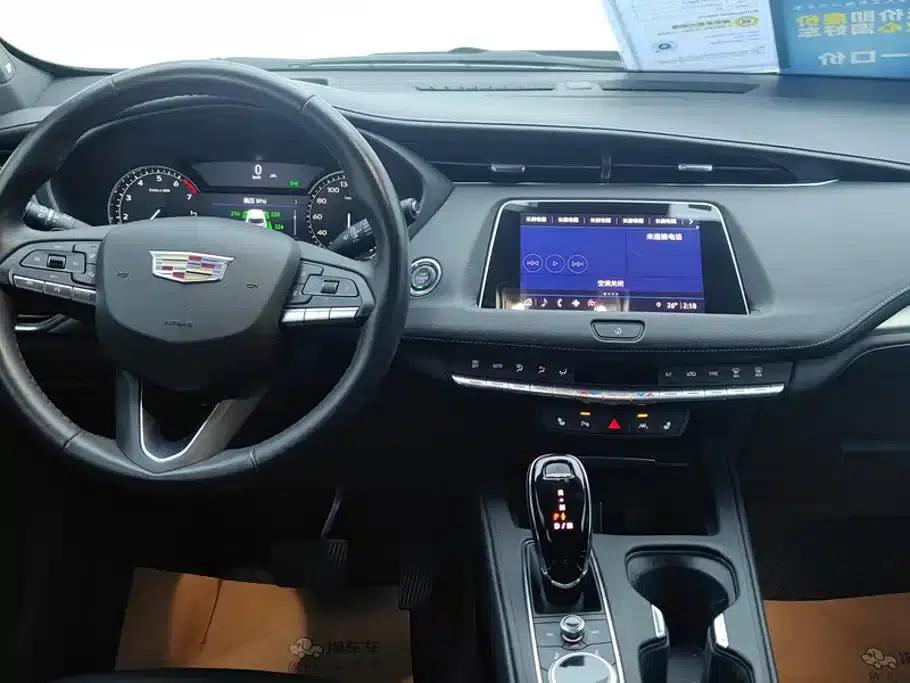 2022 Cadillac XT4 28T Two-Wheel Drive Luxury — миниатюра 12