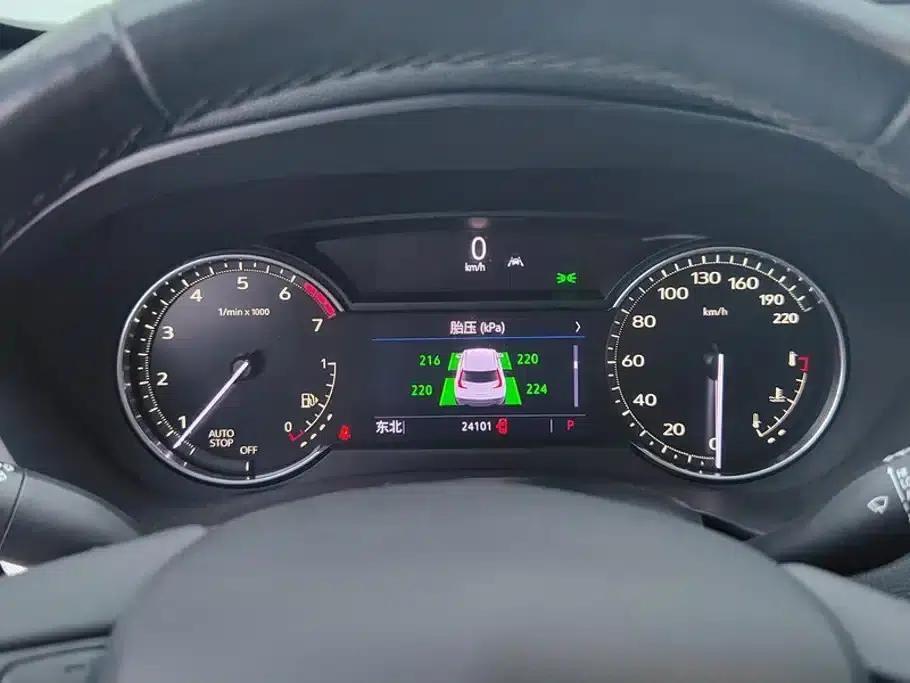 2022 Cadillac XT4 28T Two-Wheel Drive Luxury — миниатюра 14