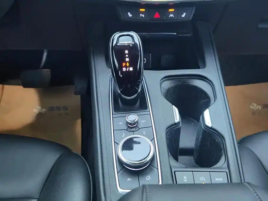 2022 Cadillac XT4 28T Two-Wheel Drive Luxury — миниатюра 16