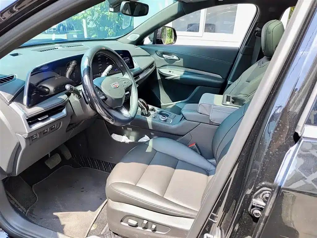 2024 Cadillac XT4 28T Two-Wheel Drive Luxury — миниатюра 7