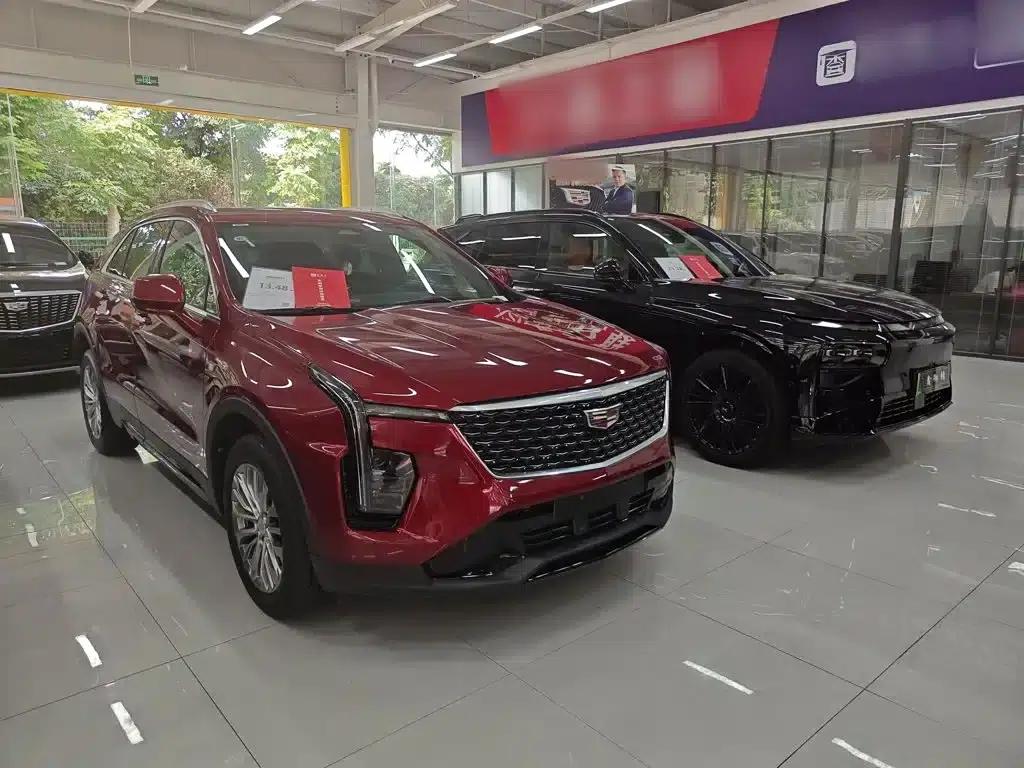 2024 Cadillac XT4 28T Two-Wheel Drive Luxury — миниатюра 2