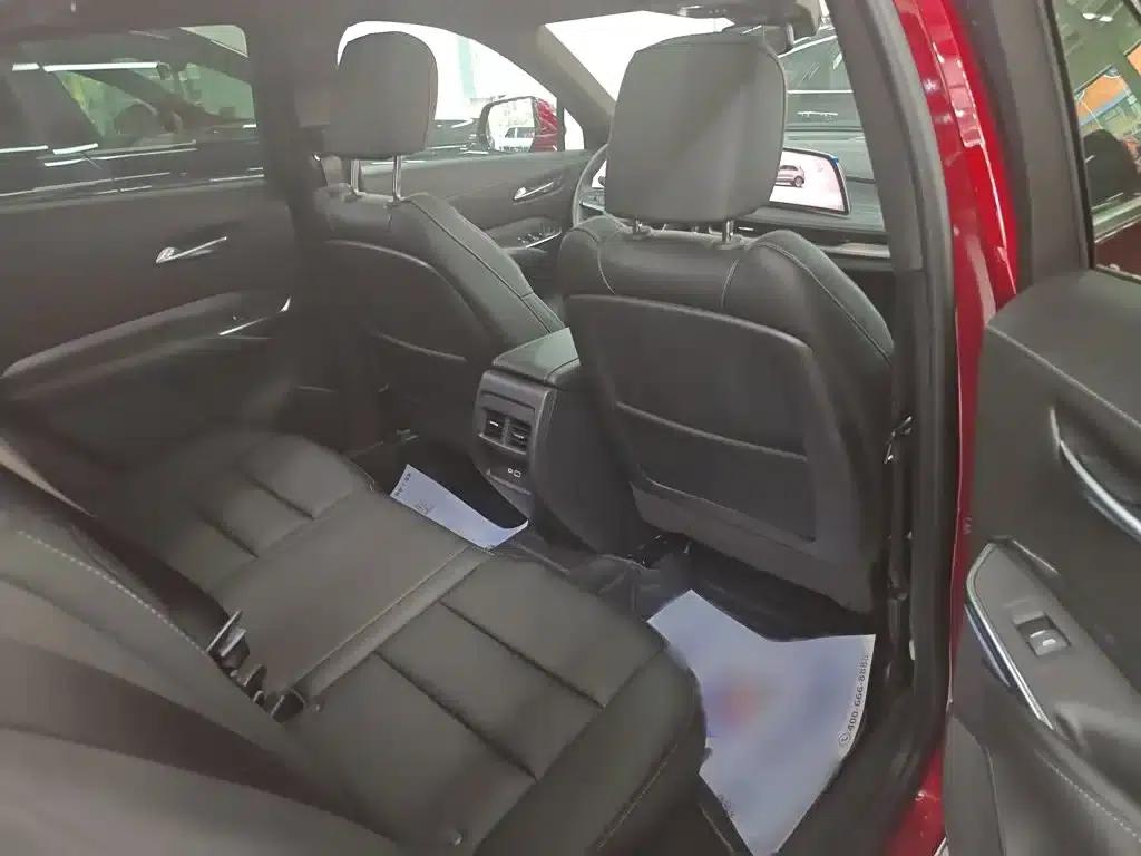 2024 Cadillac XT4 28T Two-Wheel Drive Luxury — миниатюра 11