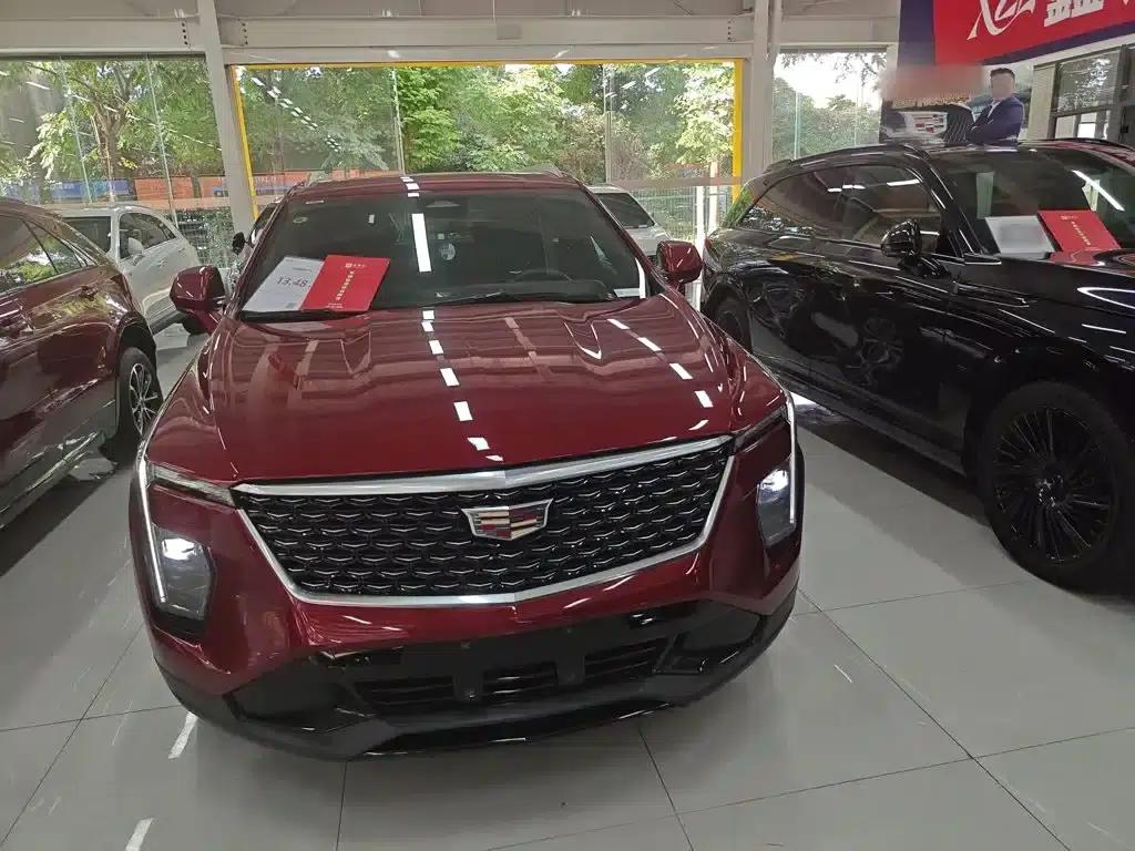 2024 Cadillac XT4 28T Two-Wheel Drive Luxury — миниатюра 3