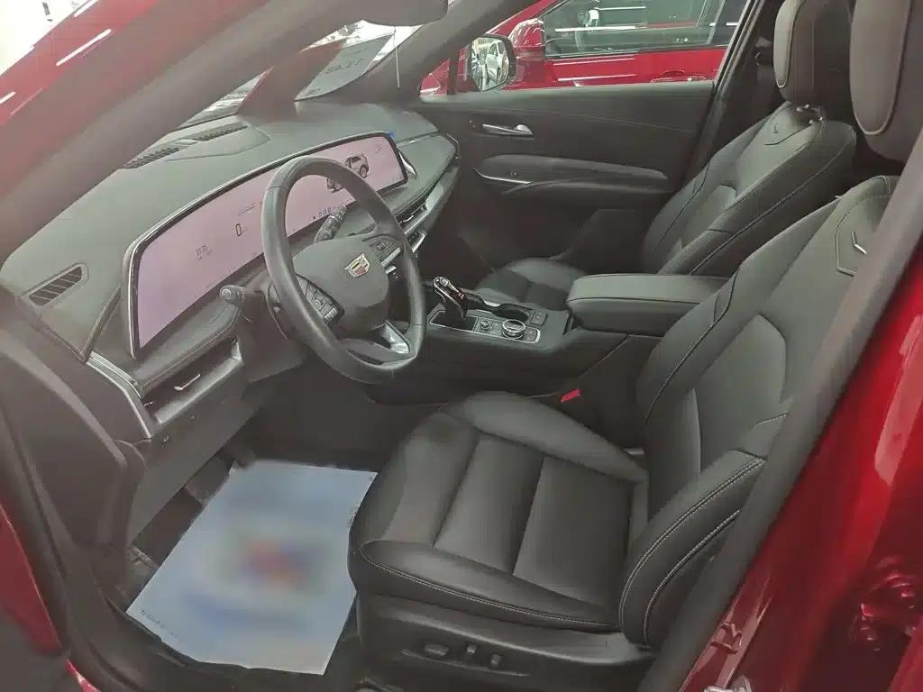 2024 Cadillac XT4 28T Two-Wheel Drive Luxury — миниатюра 8