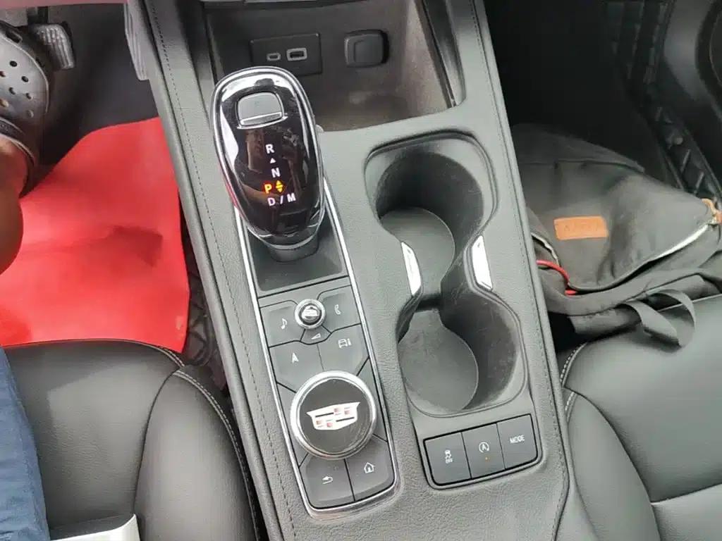 2024 Cadillac XT4 28T Two-Wheel Drive Luxury — миниатюра 14