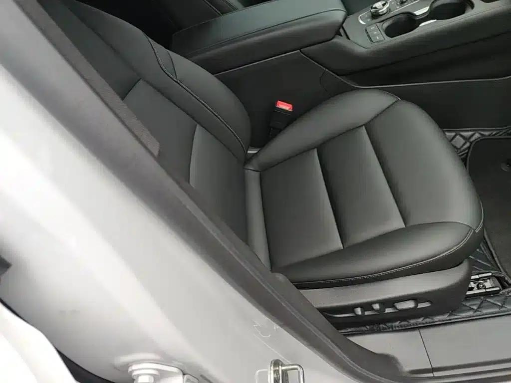 2024 Cadillac XT4 28T Two-Wheel Drive Luxury — миниатюра 25