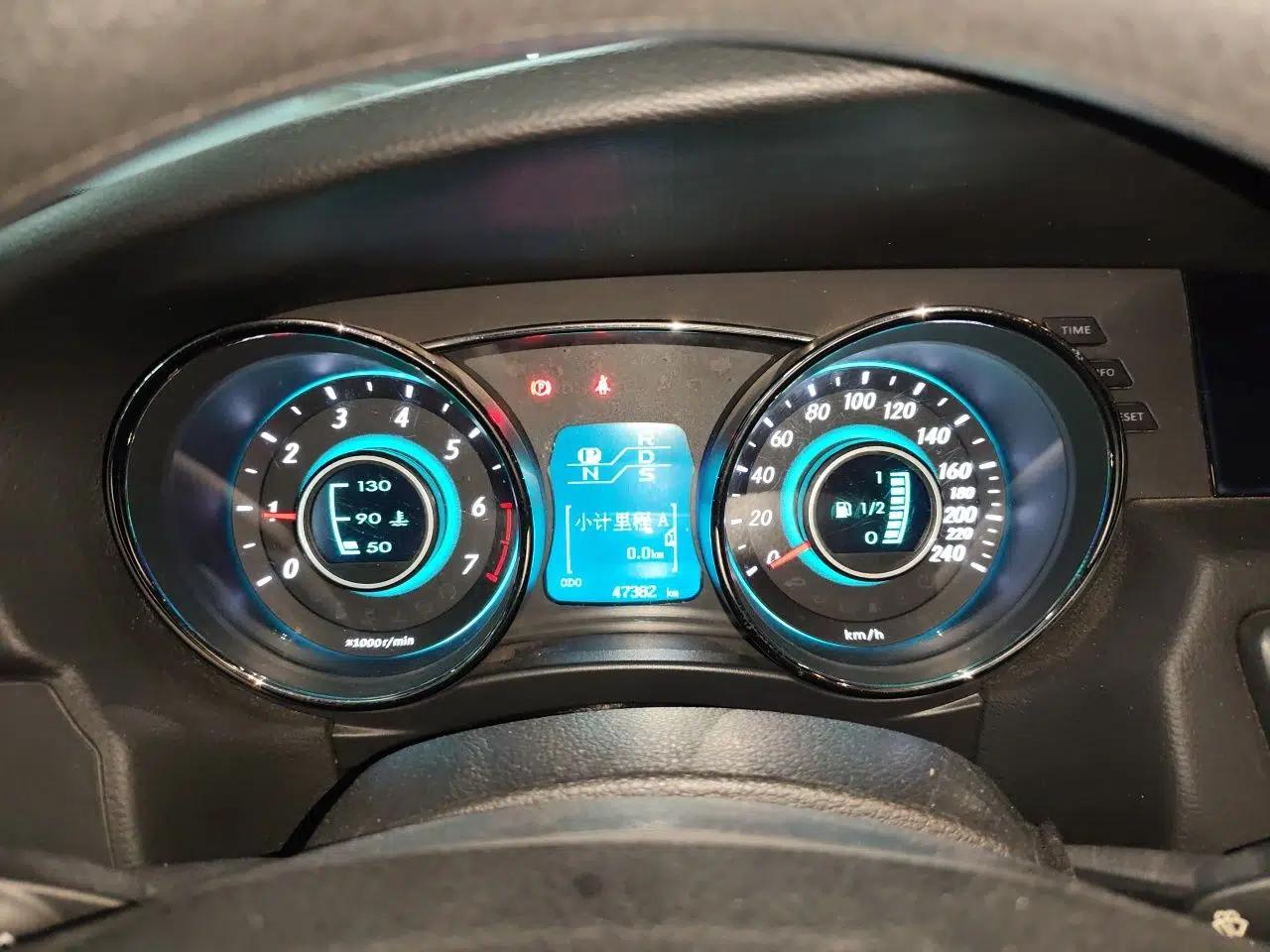 BAIC Senova D50 2014 1.5L CVT Standard Edition — миниатюра 15