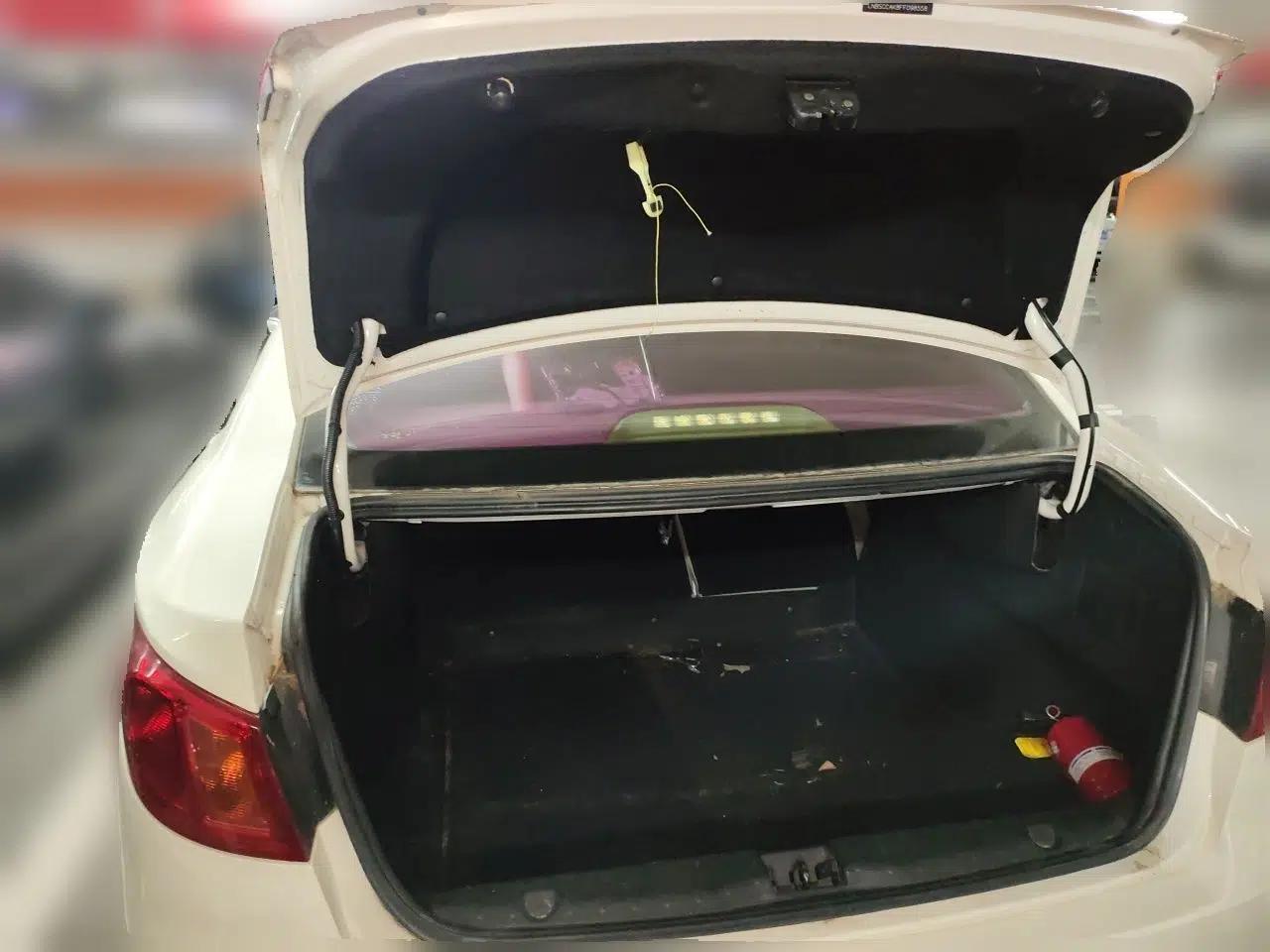 BAIC Senova D50 2014 1.5L CVT Standard Edition — миниатюра 23