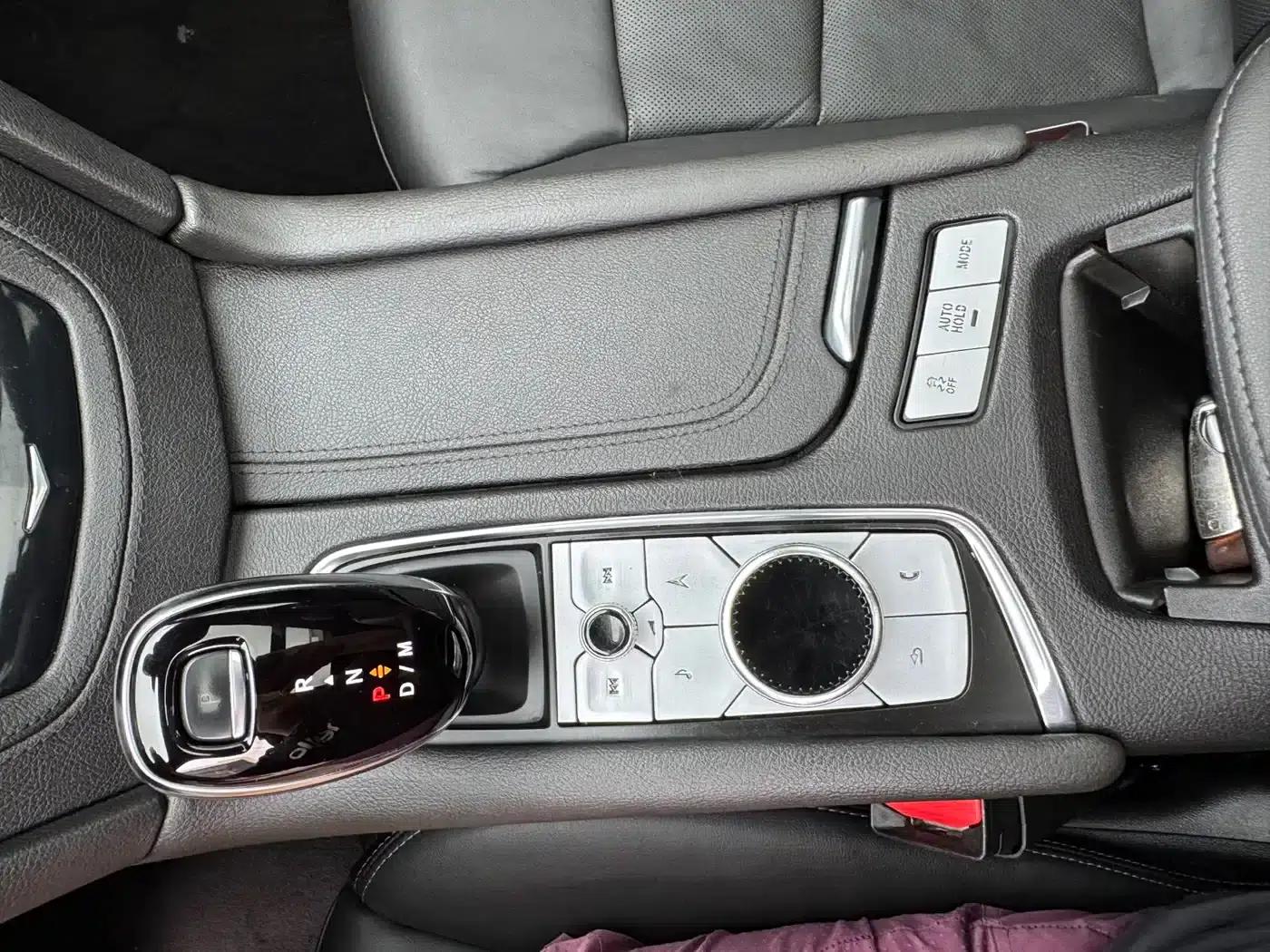 2020 Cadillac XT6 28T Six-Seat AWD Luxury — миниатюра 18
