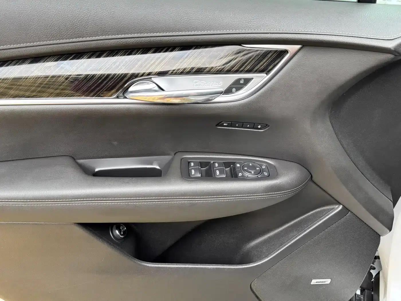 2020 Cadillac XT6 28T Six-Seat AWD Luxury — миниатюра 19