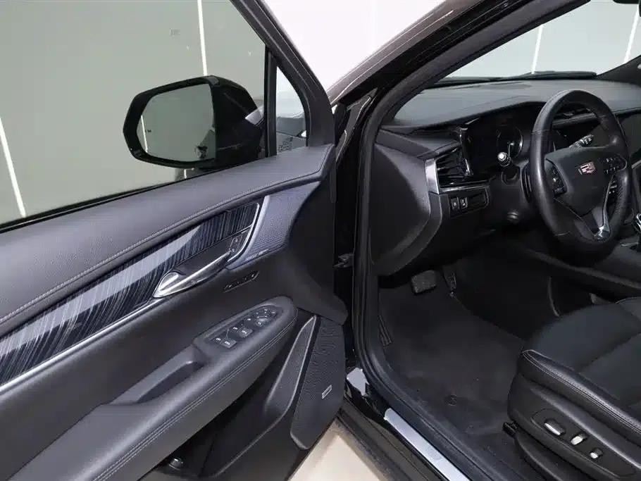 Cadillac XT6 2022 2.0T 7-seater AWD Luxury — миниатюра 24