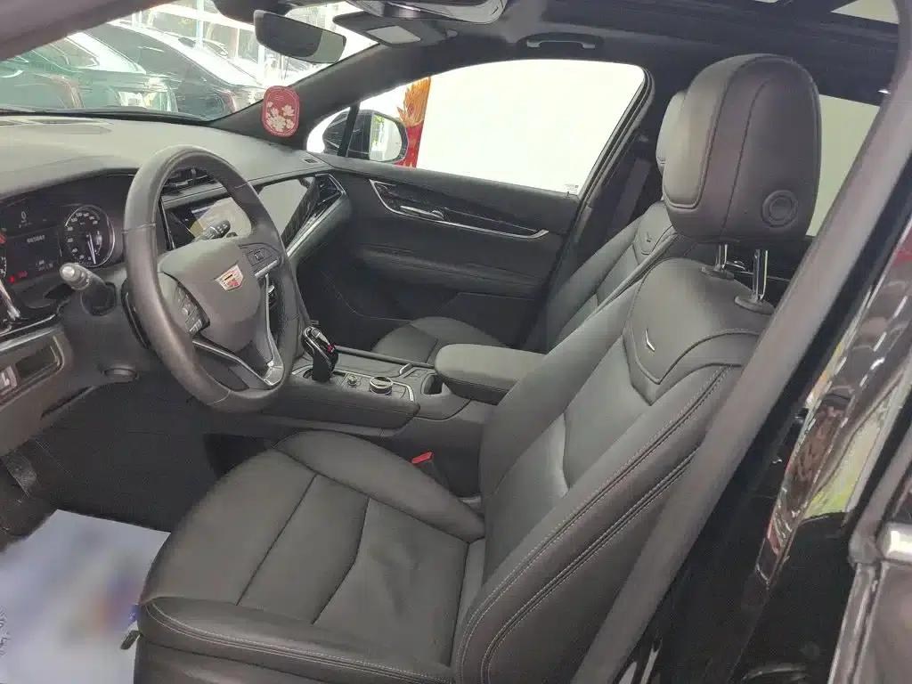 Cadillac XT6 2022 2.0T 7-seater AWD Luxury Standard Edition — миниатюра 2