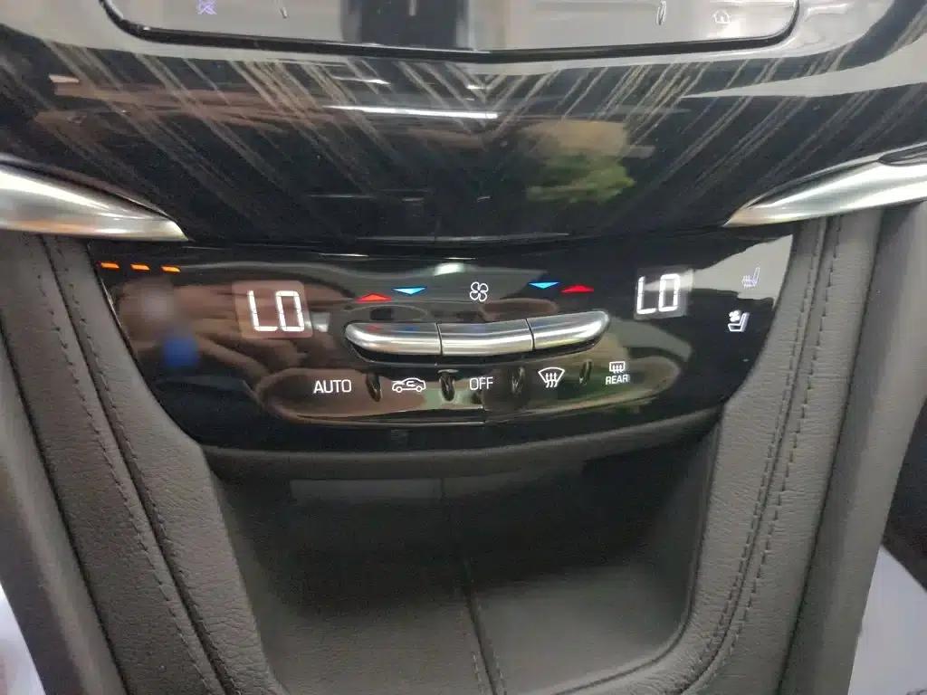 Cadillac XT6 2022 2.0T 7-seater AWD Luxury Standard Edition — миниатюра 14